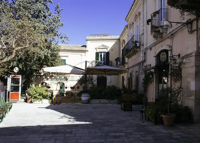 Risveglio Ibleo Bed & Breakfast 4*